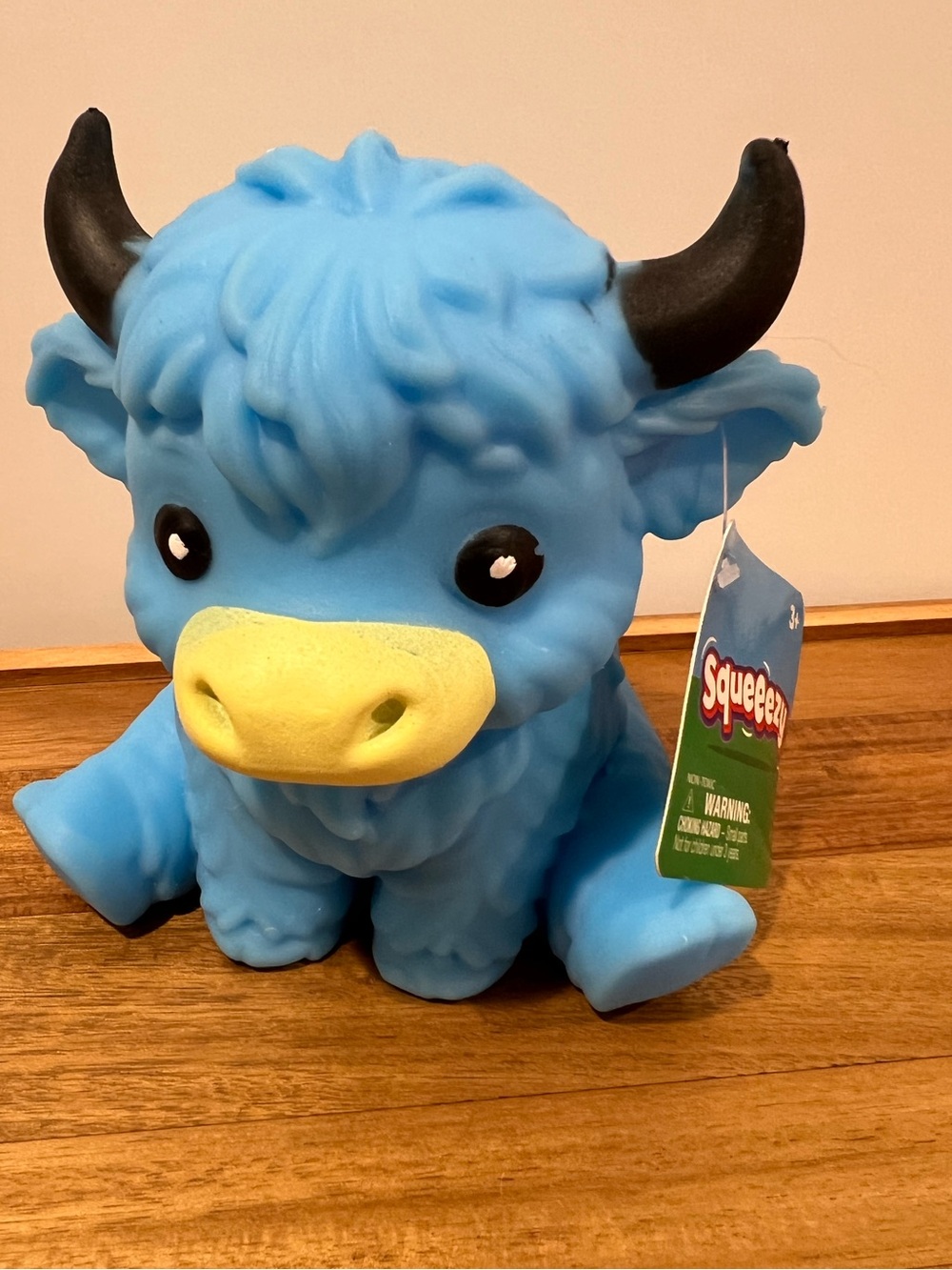 🌟Toymendous Blue Squishy Squeezy Highland Cow 🩵